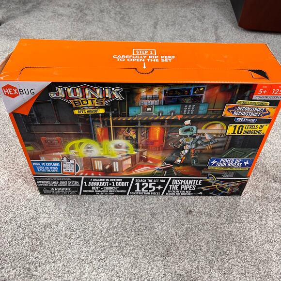 New! HEXBUG Junkbot Revs hideout - Picture 8 of 9